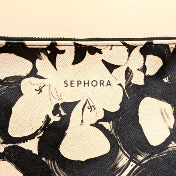 NWOT Sephora Oversized Floral Print Faux Leather Tassel Cosmetic Bag - Picture 2 of 3